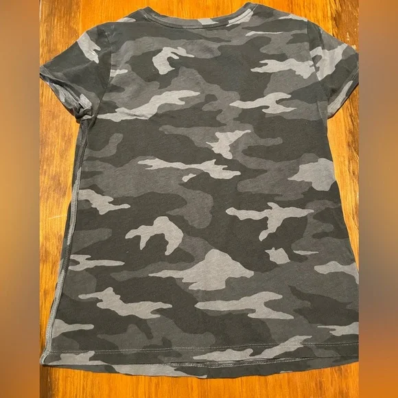 Athleta camo t shirt - Picture 3 of 6